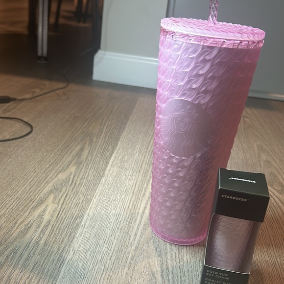 Starbucks pink cup and key chain to match - Picture 4 of 5